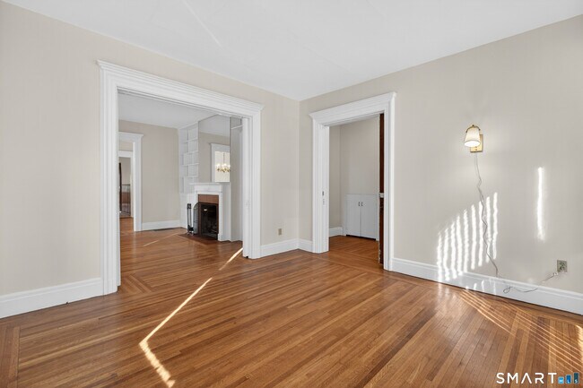 Building Photo - 339 Willow St