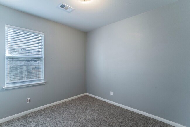 Building Photo - 6220 Obsidian Creek Dr