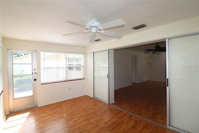 Building Photo - 390-301 301 Blvd W