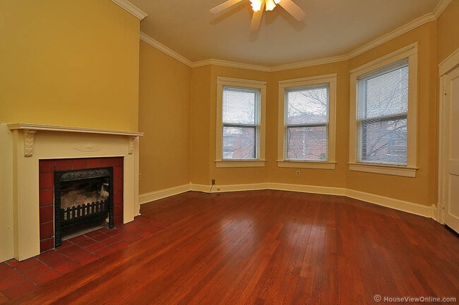 Building Photo - Three Story House Close to SEMO - June 2026- May 2027 Lease