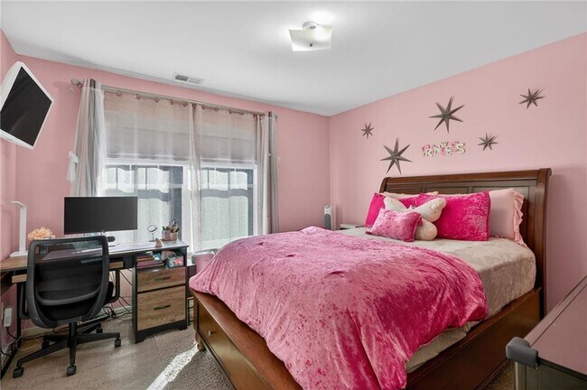 Building Photo - 94 Hill Crest Cir