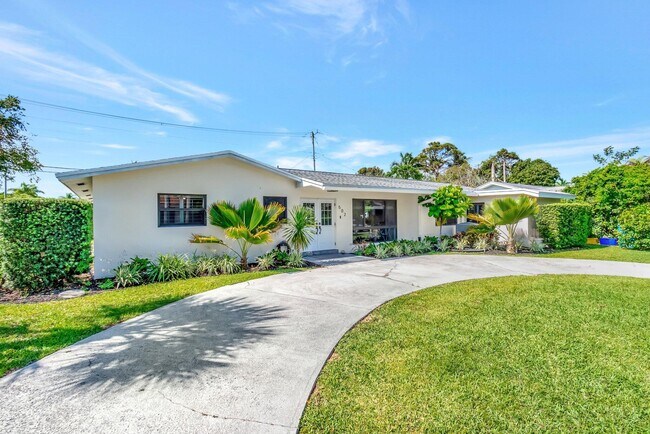 Building Photo - 502 SW 28th Ave