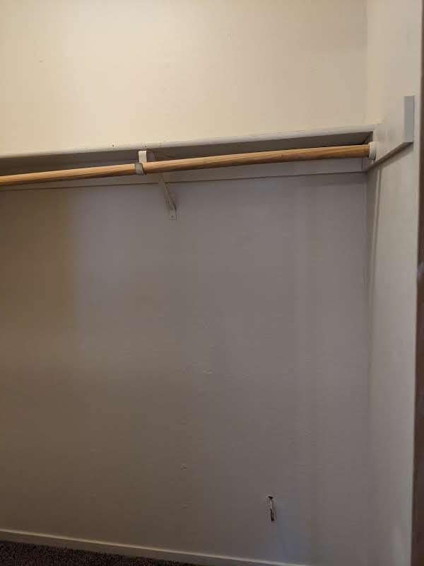 Building Photo - Competitively priced Two Bedroom Apartment...