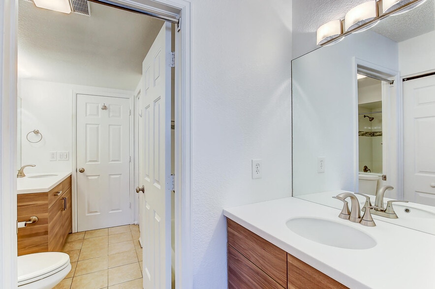 Building Photo - 2 Acoma St