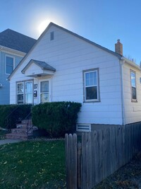 Building Photo - Charming Single Family House