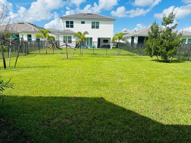 Building Photo - 5461 Pecan Dr