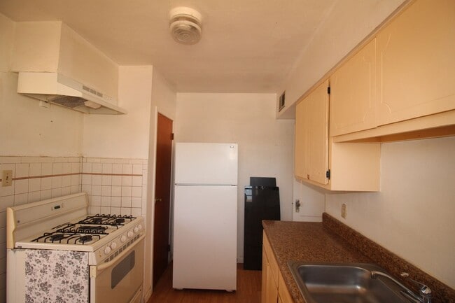 Building Photo - MINUTES FROM FORT BLISS!!