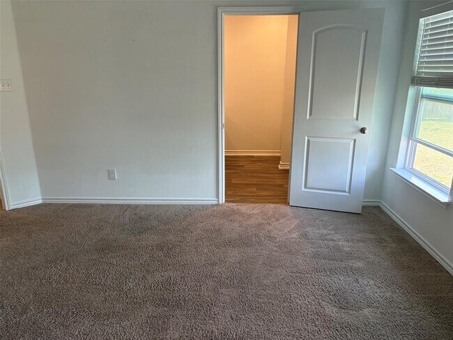 Building Photo - 14213 Prairie Sod Ln