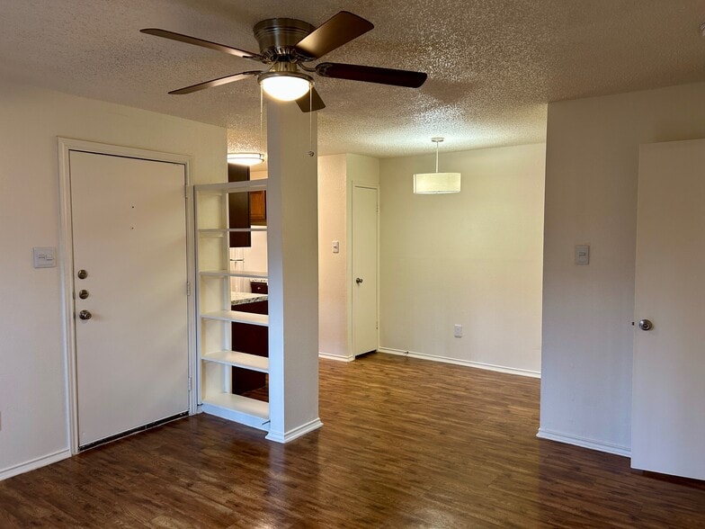 Primary Photo - Sundance