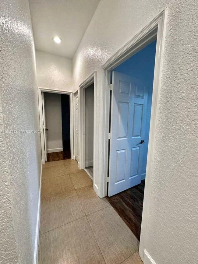 Building Photo - 1761 Aspen Ln