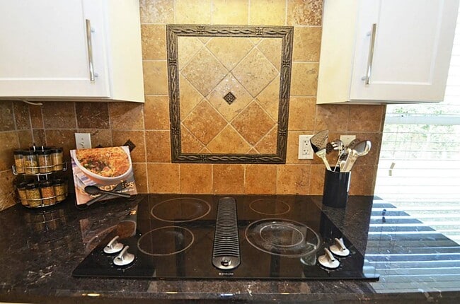 Building Photo - 1103 Parkhaven Ln