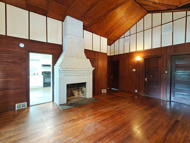 Building Photo - 171 Canna St