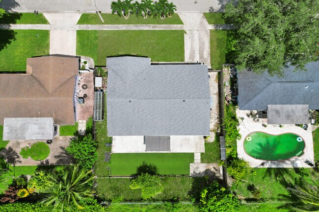 Building Photo - 855 NW 80th Terrace