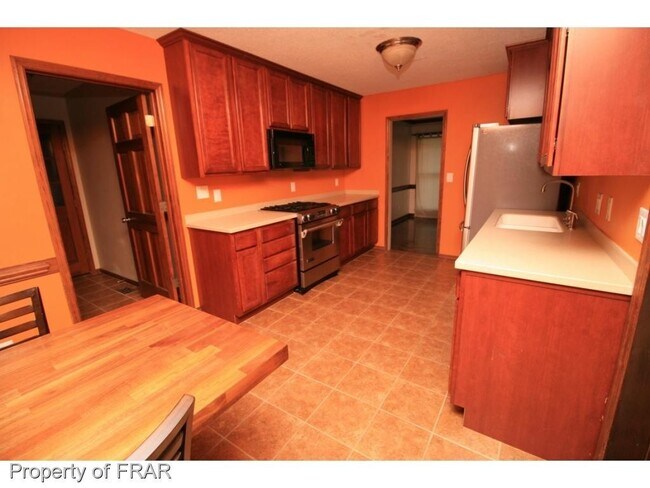 Building Photo - LAKE SHORES