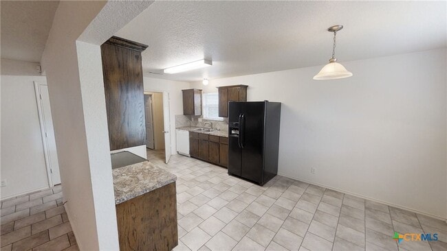 Building Photo - 3807 John Haedge Dr