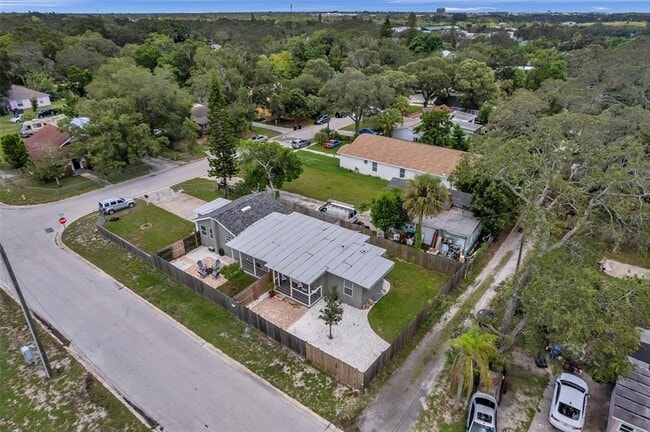 Building Photo - 1703 Newark St S