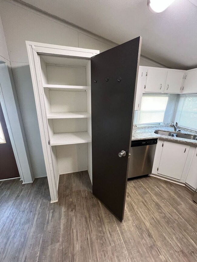 Building Photo - 3700 Ash Dr