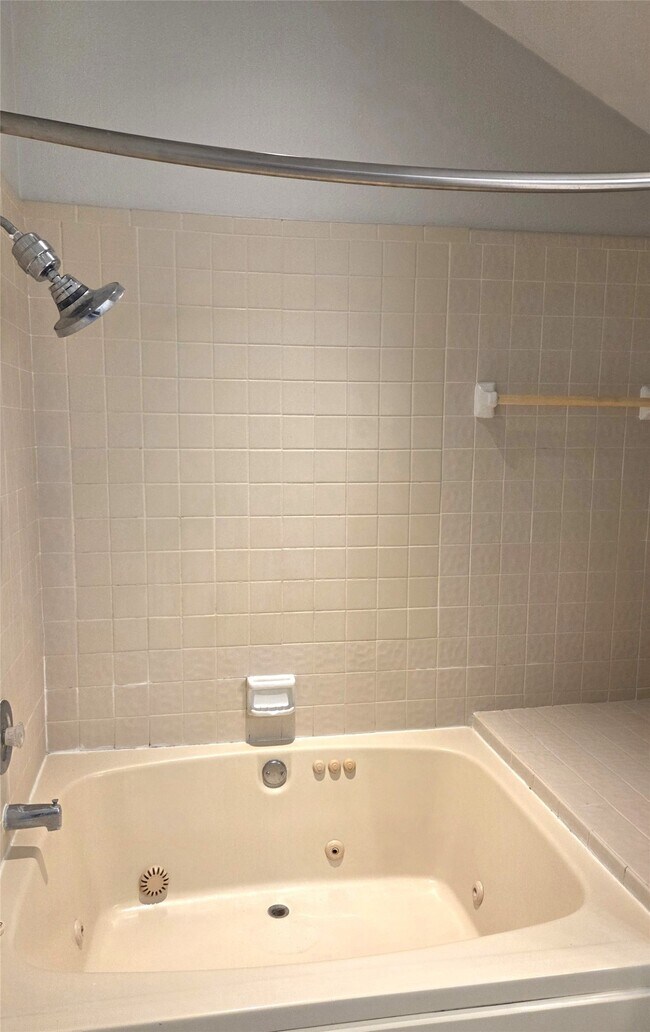 Building Photo - 58 Breezy Point Pl