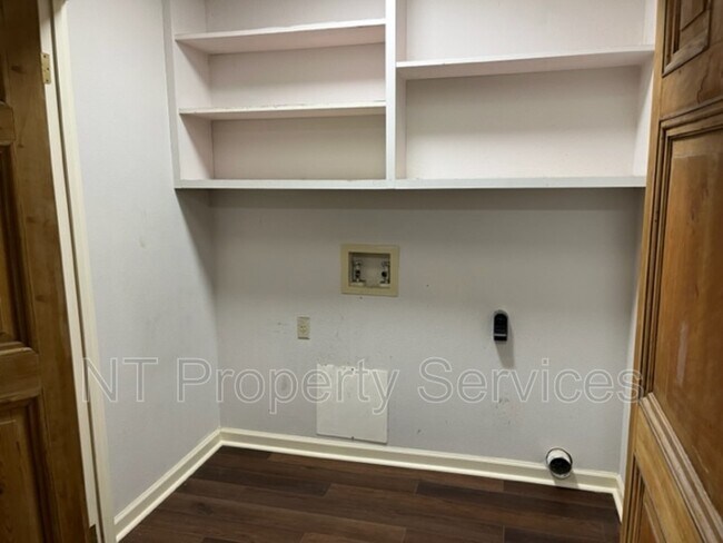 Building Photo - 16530 La Louisiane Ct