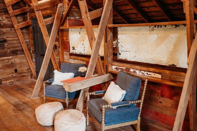 Building Photo - 19920 NW Farley Hampton Rd