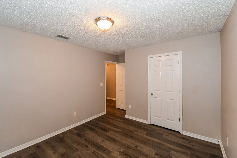 Building Photo - 7324 Ironside Dr W