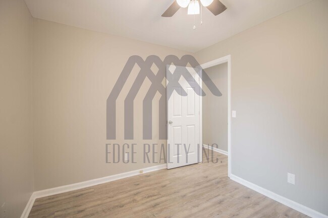 Building Photo - 1253 Roberts Way