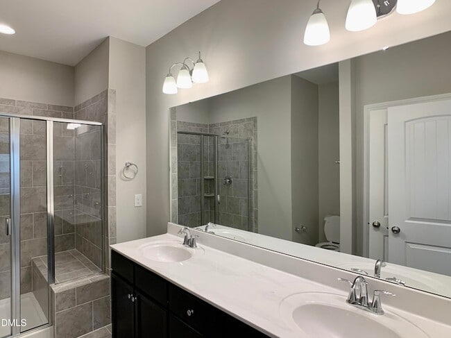 Building Photo - 672 Barneswyck Dr