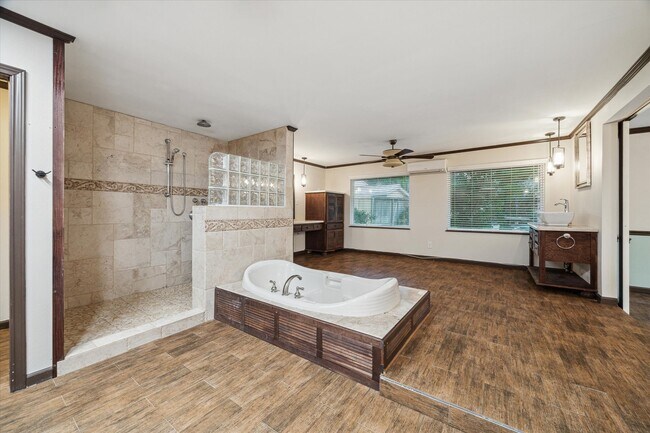Building Photo - 18618 Point Lookout Dr