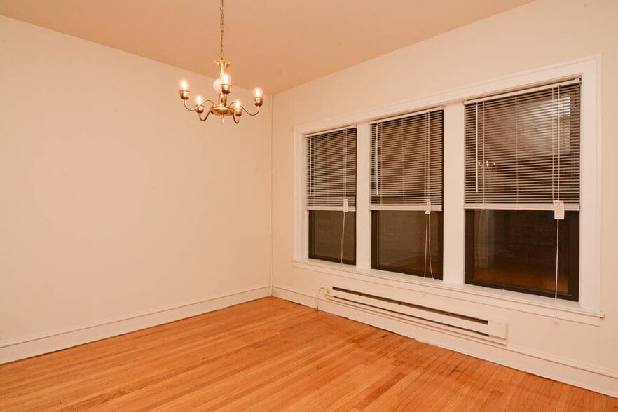 Building Photo - 1312 Oak Ave