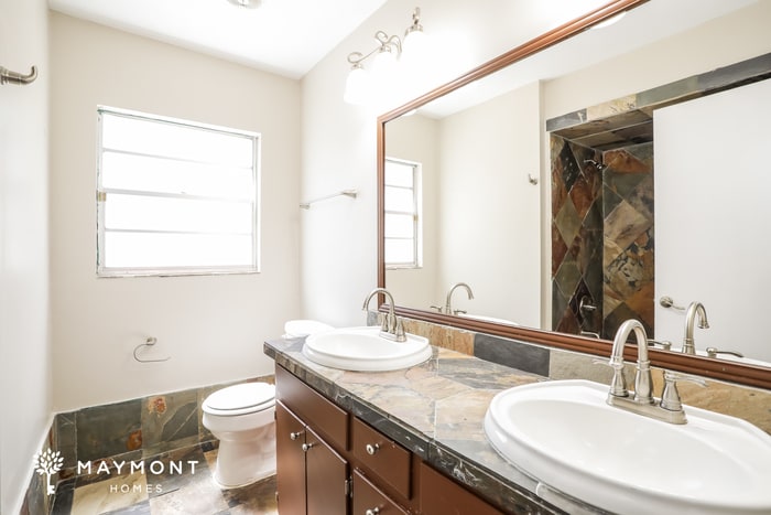 Building Photo - 2742 Holly Ridge Dr