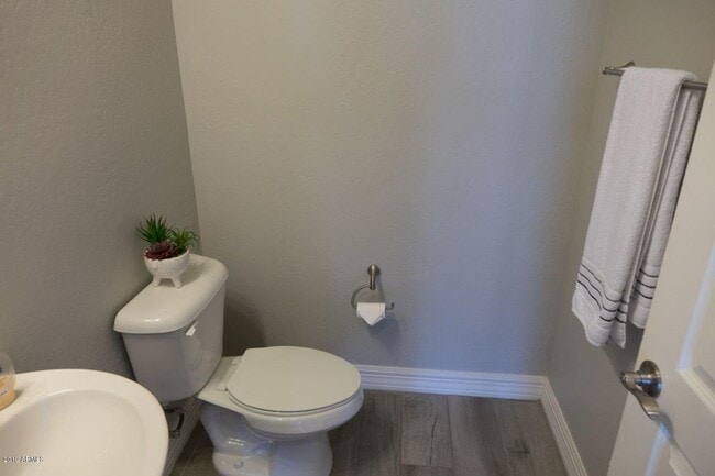 Building Photo - Gorgeous 4 Bed + den Single Level Home in gated community in North Peoria with RV Gate / BBQ!!