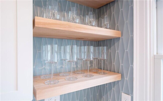 Building Photo - 118 Ruggles Ave