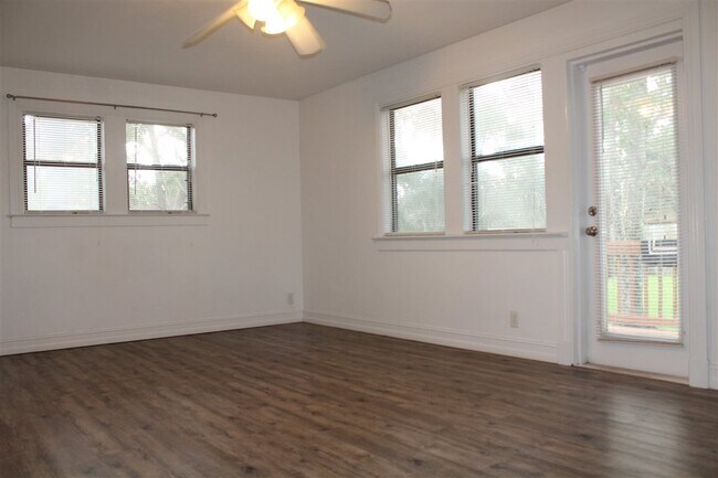 Building Photo - 46 Dolphin Dr