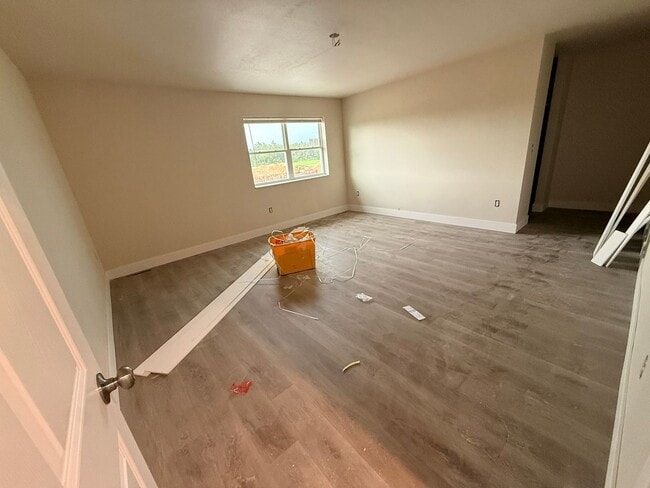 Building Photo - 3060/3064 Bennington Place