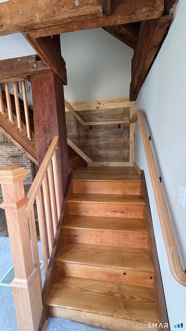 Building Photo - 5 Morris Rd