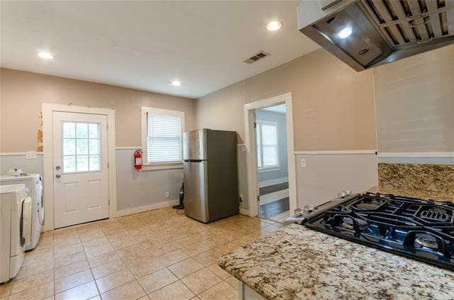 Building Photo - 2317 Honeysuckle Ave