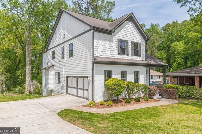 Building Photo - 1410 Eastland Rd SE