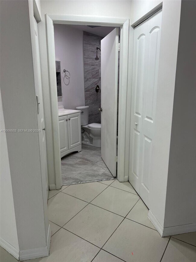 Building Photo - 9203 SW 138th Pl