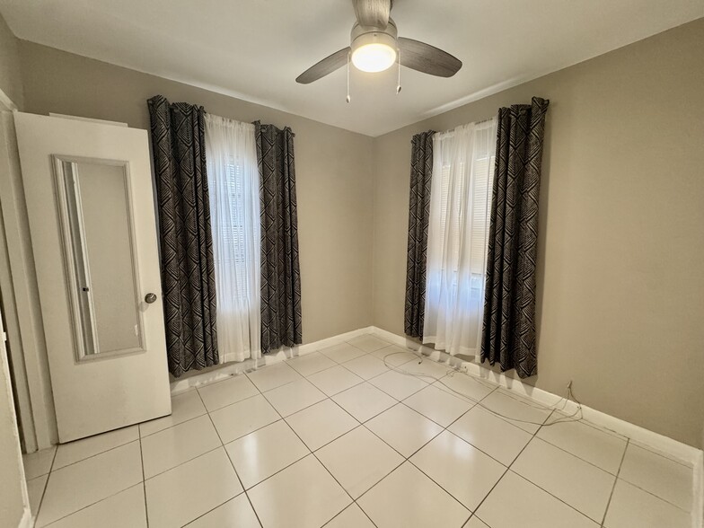 Building Photo - 839 NW 16th Ter