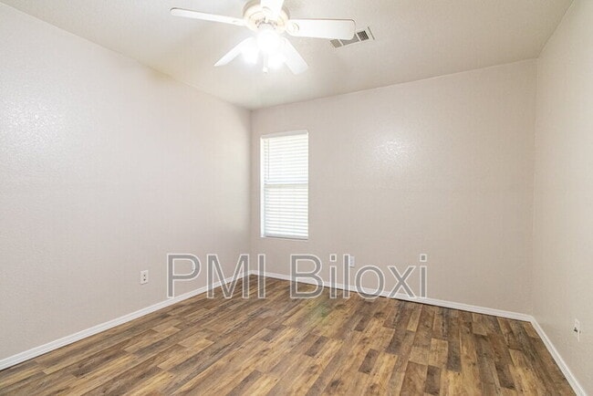 Building Photo - 1513 Buck St