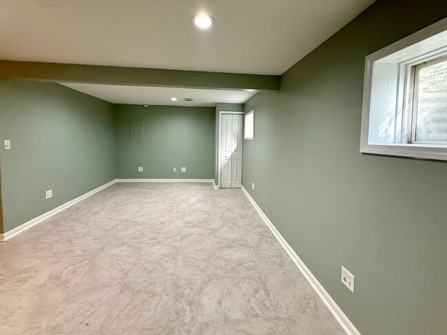 Building Photo - 100 Rumsey Pl