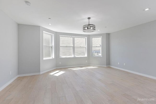 Building Photo - 1547 Clement St
