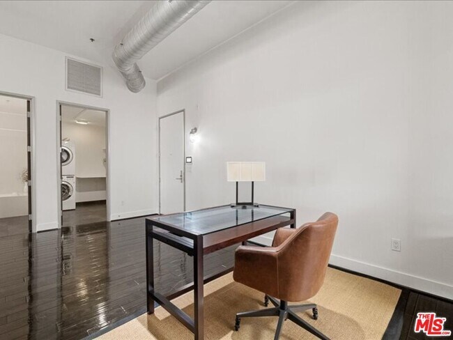 Building Photo - 13320 Beach Ave