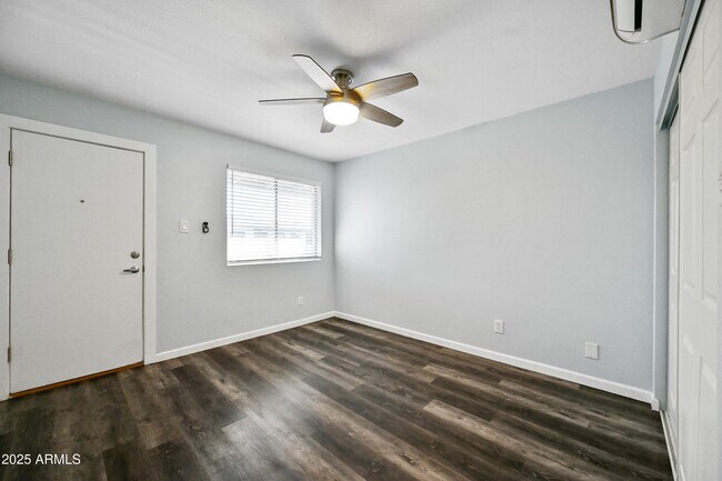 Building Photo - 3025 N 32nd St