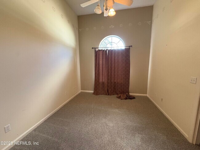 Building Photo - 585 Golden Links Dr