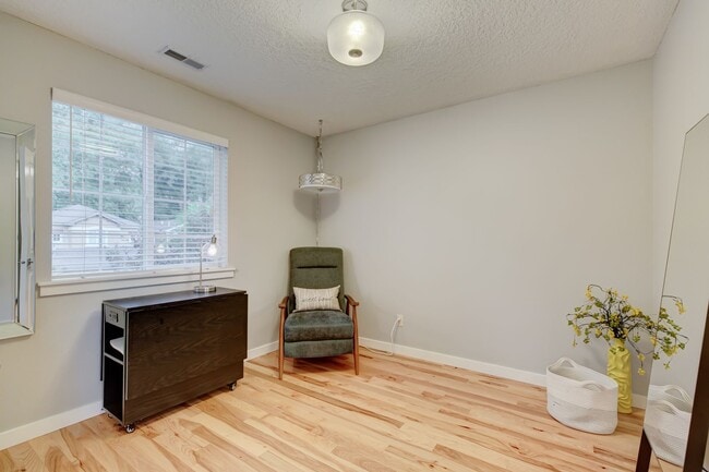 Building Photo - Sophisticated SE Boise Home Close To Downtown Boise