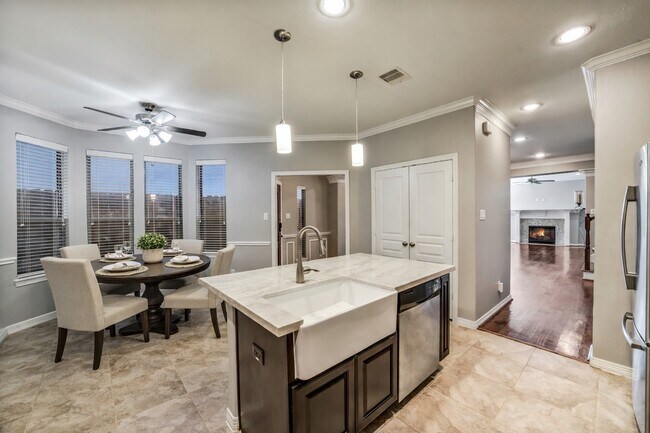 Building Photo - 1303 Dorothy St