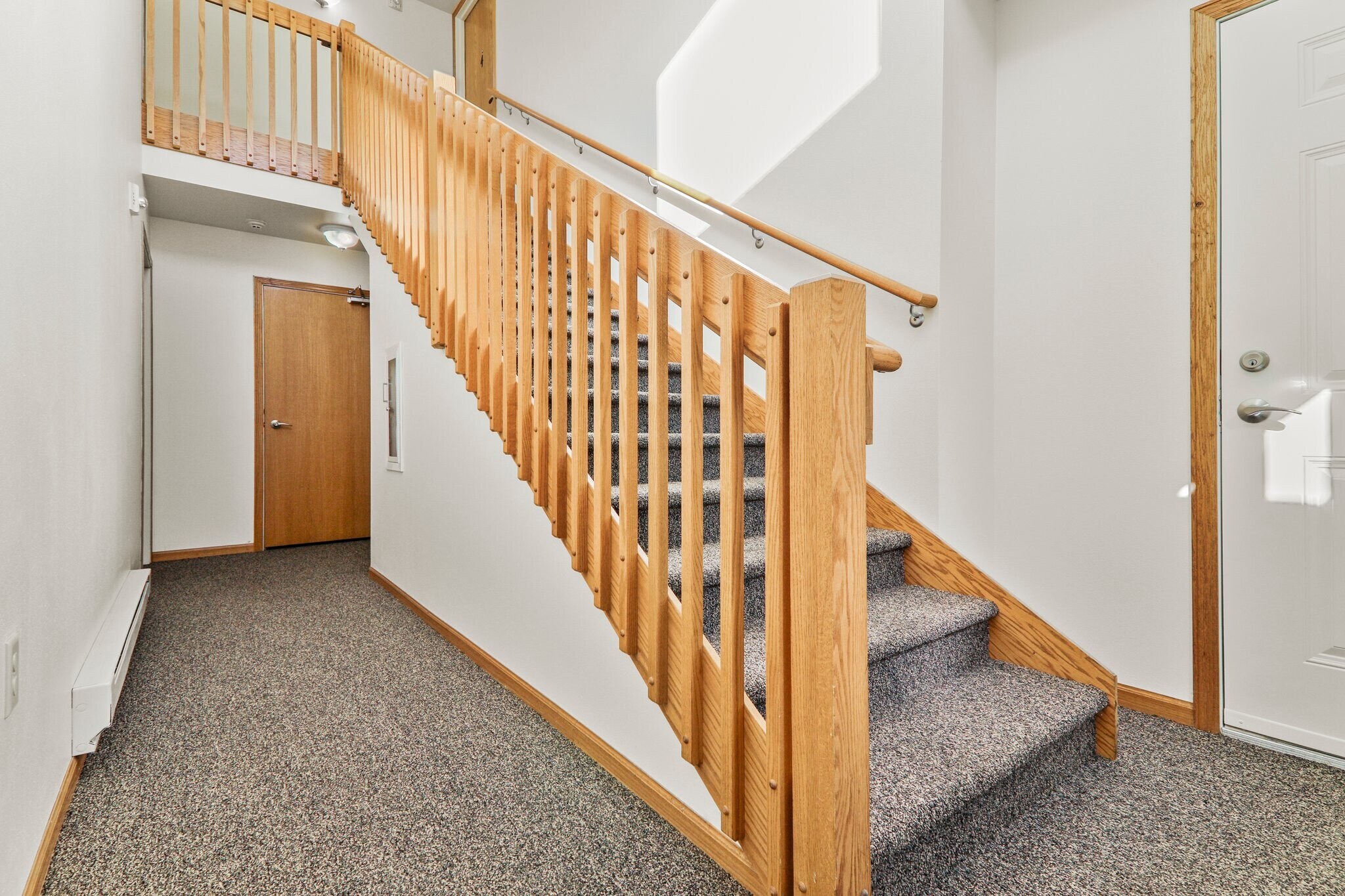 Building Photo - 838 N Thompson Dr