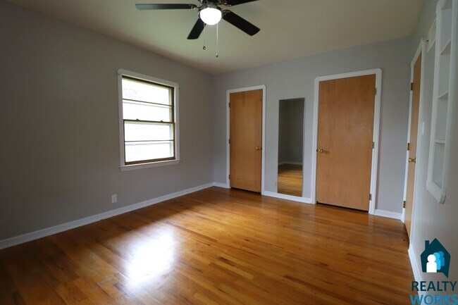 Building Photo - 3 Bedroom Home with Large Basement