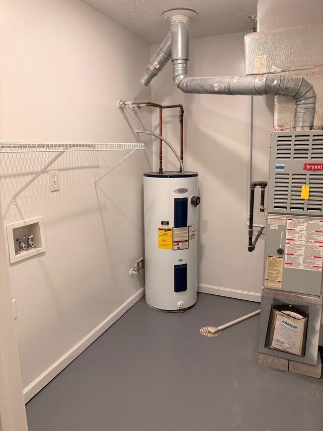 Building Photo - 10717 N Park Ave